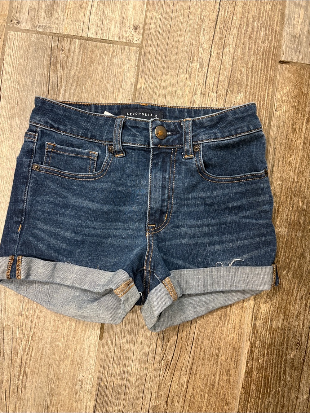 *** Aeropostale high rise Waisted Midi Shorts size 2 stretch